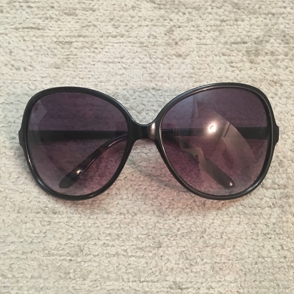 ****SOLD**** Retro black sunglasses